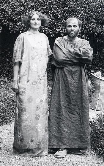 Gustav Klimt und Emilie Flöge in Reformkleidung