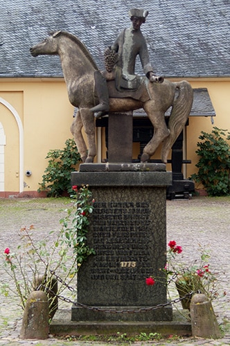 Der berühmte Spätlese Reiter – zu sehen auf Schloss Johannisberg im Rheingau –