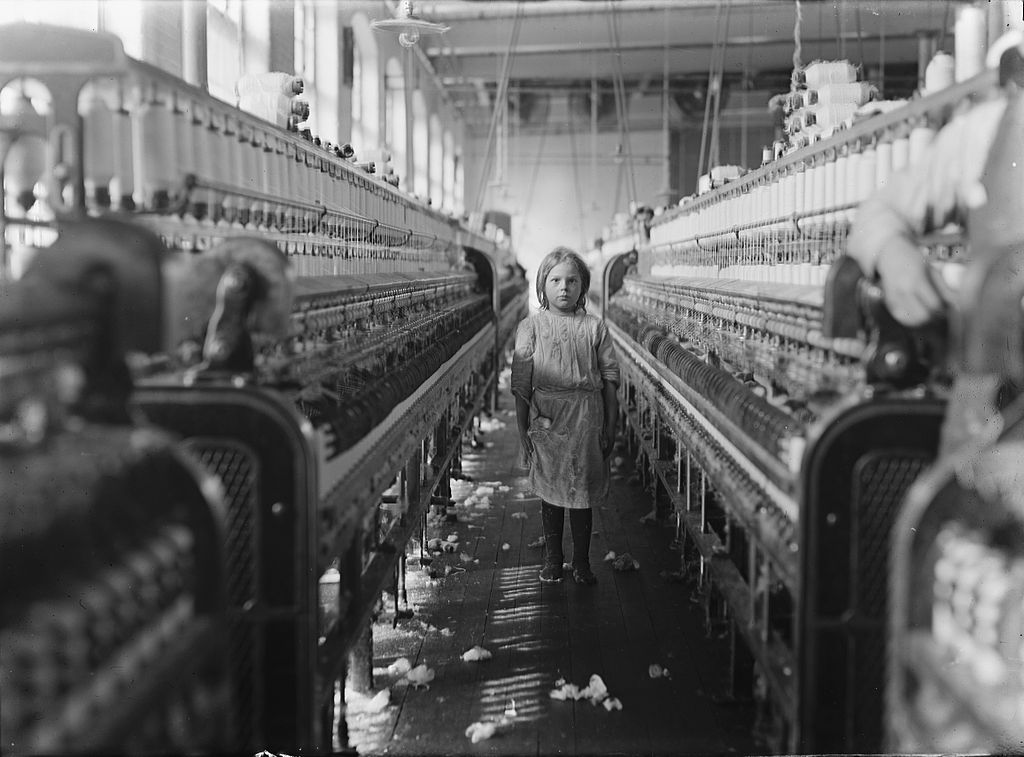 Mädchen in Baumwollfabrik - Geschichte der Baumwollspinnerei